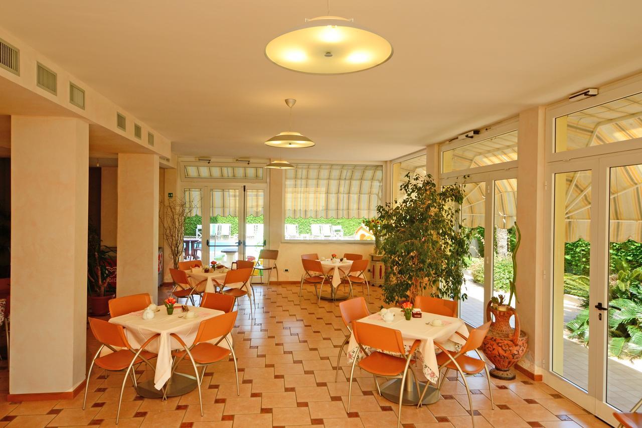 Aparthotel Gloria 3*